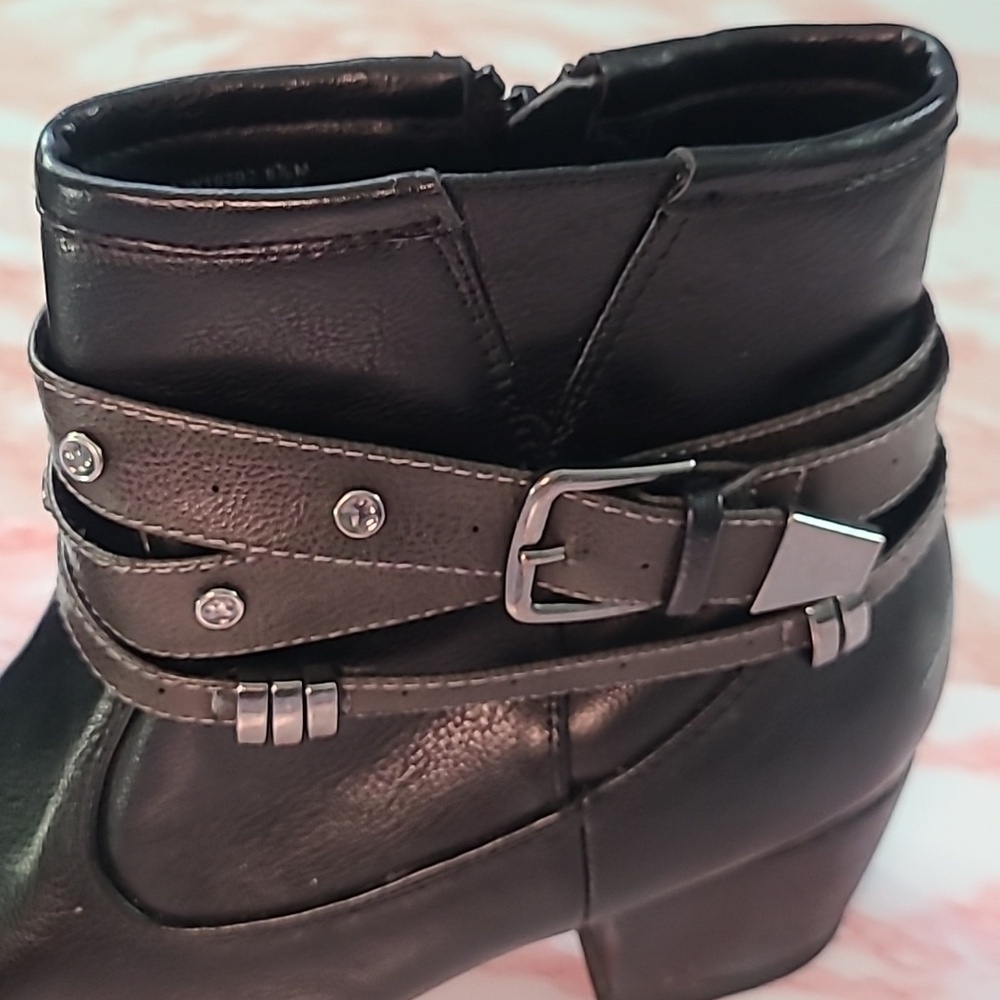 GUC White Mountain Black Ankle Boots Sz 8.5M - Picture 9 of 11